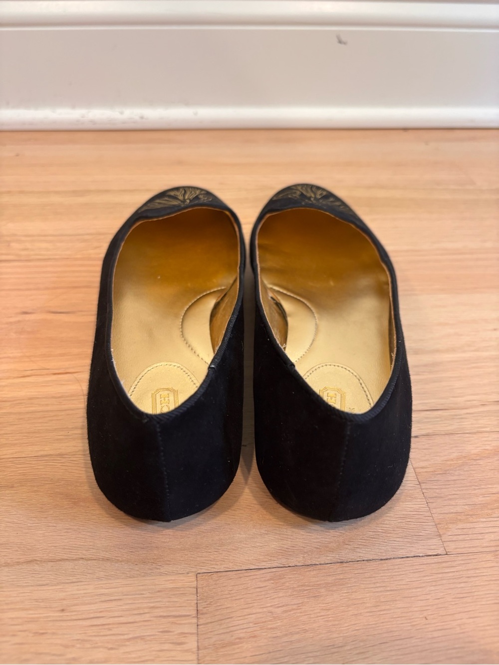 Coach black velvet smoking slippers with a gold-embroidered design size 8 NWOT - Picture 8 of 9